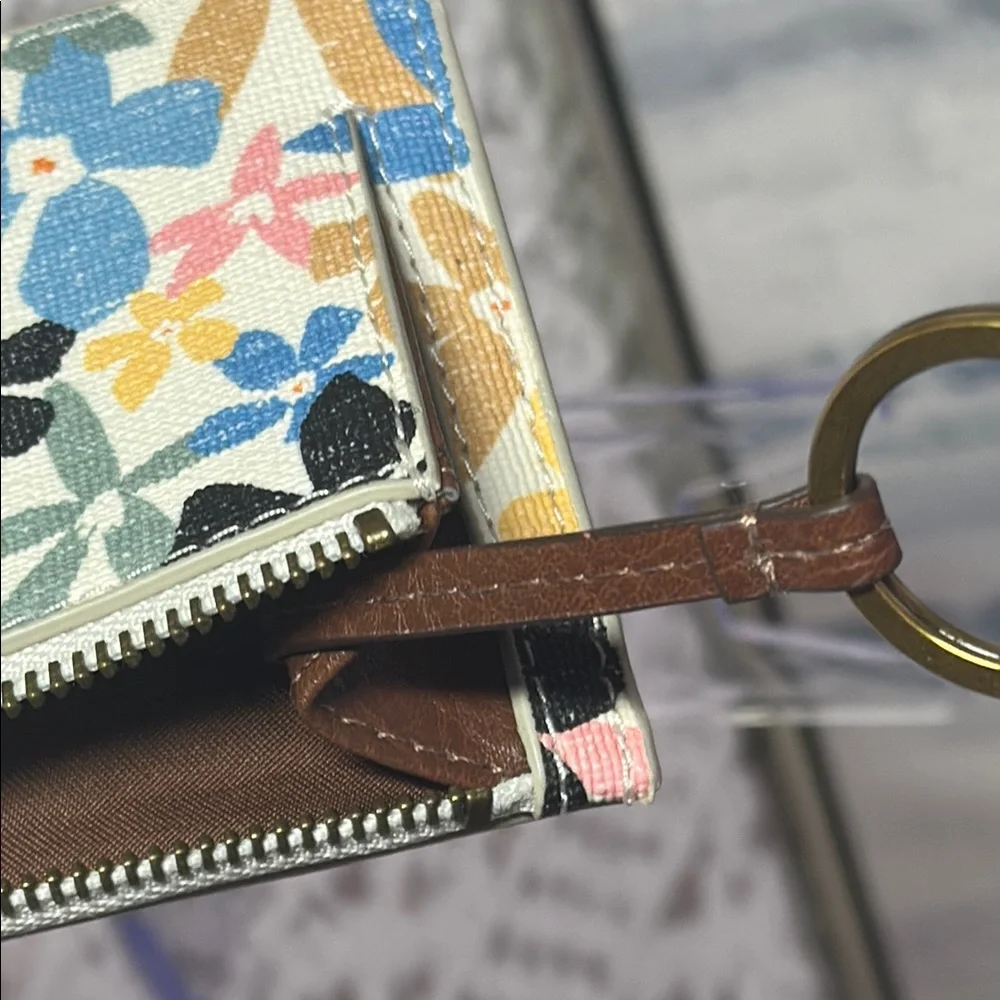 Fossil Women's Logan Faux Leather Wallet Slim Minimalist Zip Card Keychain NWOT - Picture 9 of 12